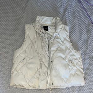 Puffer cropped vest tan. Size M. Small mark in front pictured